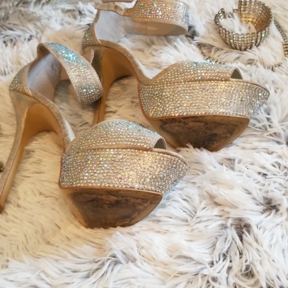 Silver Platform Heel, Steve Madden 8.5M - Picture 2 of 4